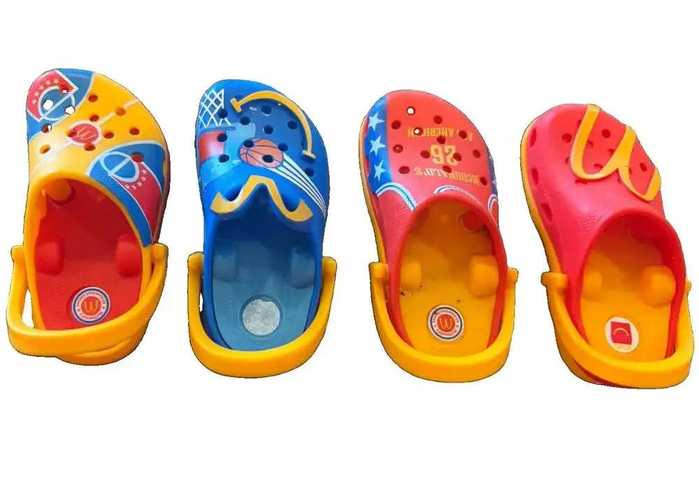 McDonald’s  Crocs Shoe Toys Set Of 4  Ages 3 To 7 (3.5”x1.5”x1”)